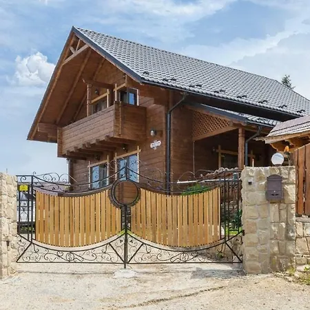 בקתה Hutsulyandiya